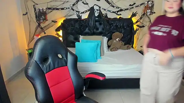 LolaVillalobos online show from 19, 10, 2025