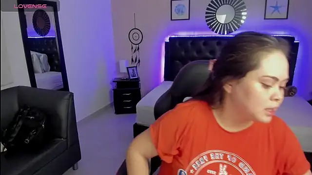 LolaVillalobos online show from 8, 10, 2025