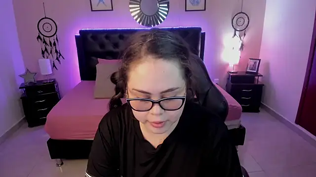 LolaVillalobos online show from 12, 2, 2026