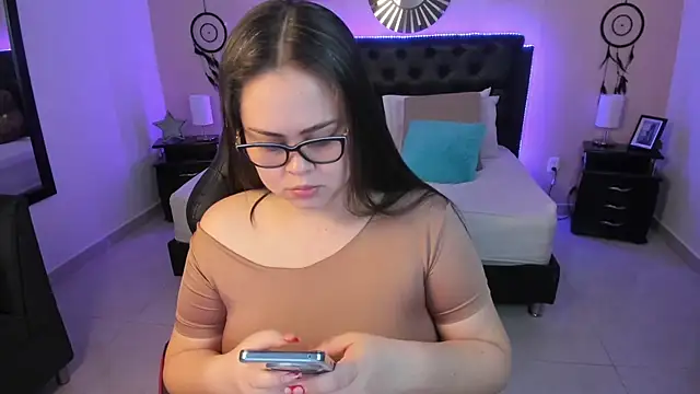 LolaVillalobos online show from 11, 2, 2026