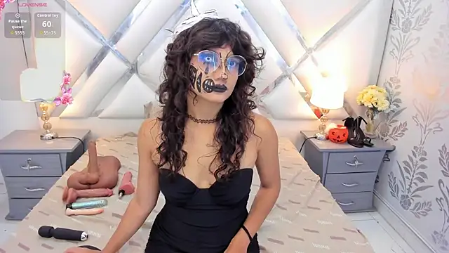 Snapshot of selenareyes chatting on 29, 10, 2025 selenareyes online show from 29, 10, 2025