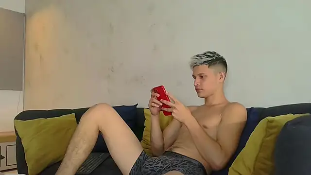 Twinkcock22 online show from 5, 3, 2026