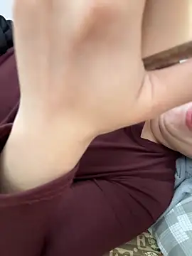 Snapshot of PhuongNhi21 chatting on 17, 11, 2025 PhuongNhi21 online show from 17, 11, 2025