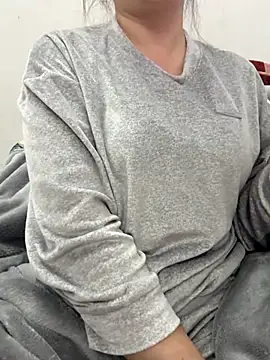 Snapshot of PhuongNhi21 chatting on 24, 11, 2025 PhuongNhi21 online show from 24, 11, 2025