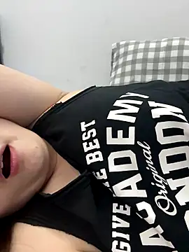 Snapshot of PhuongNhi21 chatting on 13, 10, 2025 PhuongNhi21 online show from 13, 10, 2025