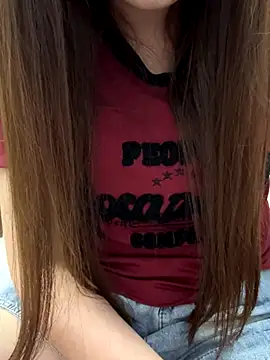 Snapshot of PhuongNhi21 chatting on 17, 10, 2025 PhuongNhi21 online show from 17, 10, 2025