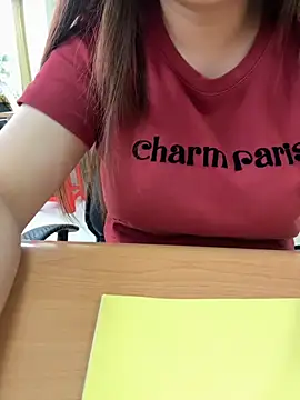 Snapshot of PhuongNhi21 chatting on 13, 10, 2025 PhuongNhi21 online show from 13, 10, 2025