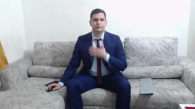 Victor Maitland online show from 3, 12, 2025