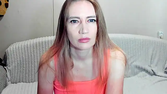 Snapshot of JessFoxxx chatting on 8, 5, 2026 JessFoxxx online show from 8, 5, 2026