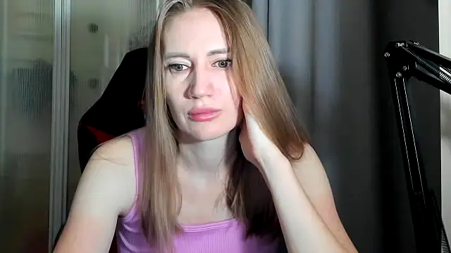Snapshot of JessFoxxx chatting on 9, 5, 2026 JessFoxxx online show from 9, 5, 2026