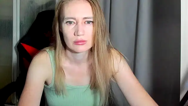 Snapshot of JessFoxxx chatting on 27, 5, 2026 JessFoxxx online show from 27, 5, 2026