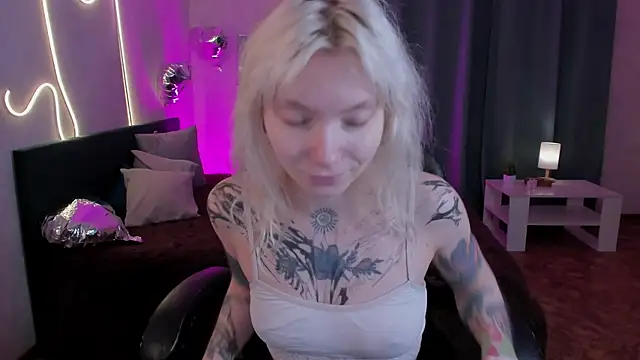 Snapshot of tattoo_art_baby chatting on 27, 5, 2026 tattoo art baby online show from 27, 5, 2026
