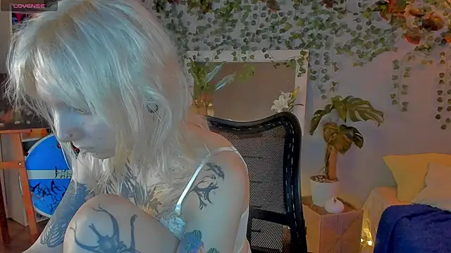 Snapshot of tattoo_art_baby chatting on 18, 6, 2026 tattoo art baby online show from 18, 6, 2026