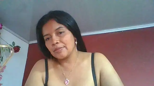 Snapshot of DianaOchoa_ chatting on 24, 6, 2026 DianaOchoa online show from 24, 6, 2026