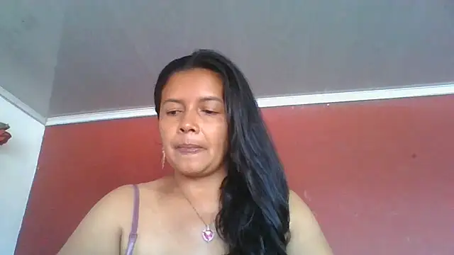 Snapshot of DianaOchoa_ chatting on 15, 7, 2026 DianaOchoa online show from 15, 7, 2026