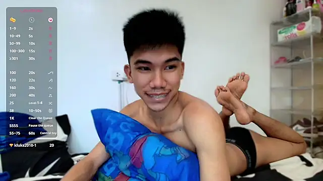 Snapshot of Ur_pinoyhotbrix chatting on 3, 11, 2025 Ur pinoyhotbrix online show from 3, 11, 2025