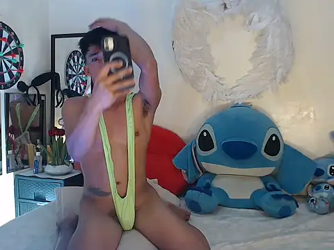 Snapshot of good_boy_in_bed chatting on 23, 10, 2025 good boy in bed online show from 23, 10, 2025