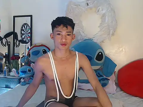 Snapshot of good_boy_in_bed chatting on 22, 10, 2025 good boy in bed online show from 22, 10, 2025