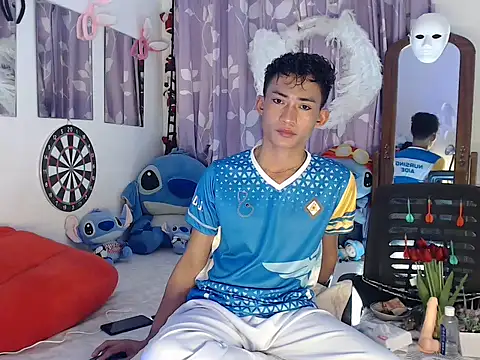 Snapshot of good_boy_in_bed chatting on 3, 10, 2025 good boy in bed online show from 3, 10, 2025