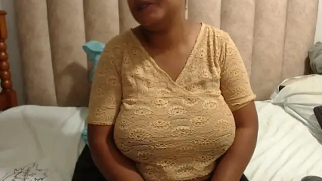 Sexybusty01 online show from 18, 2, 2026