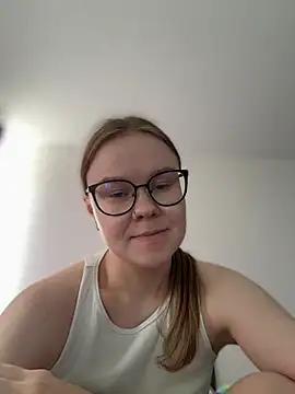 Snapshot of _CherryBloom_ chatting on 6, 6, 2026 CherryBloom online show from 6, 6, 2026