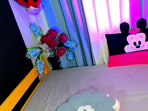 baby kiraxx online show from 25, 4, 2026