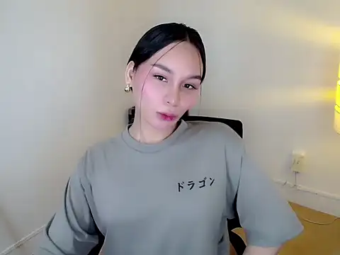 holly tabby online show from 6, 1, 2026