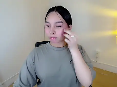 holly tabby online show from 14, 1, 2026