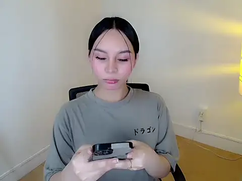 holly tabby online show from 10, 1, 2026