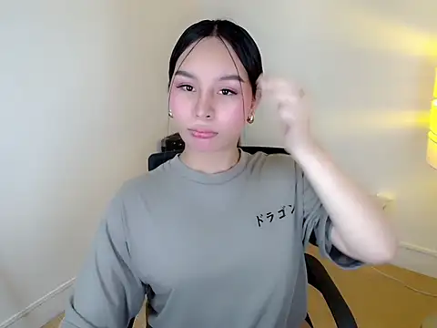 holly tabby online show from 5, 1, 2026