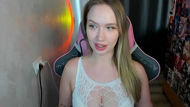 NicoleRiccii online show from 28, 4, 2026
