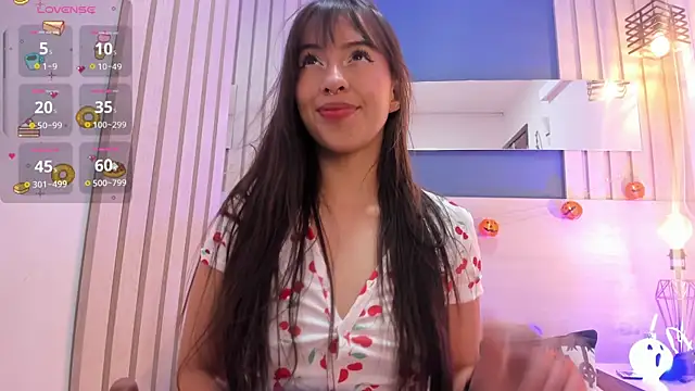 Snapshot of SofiCandy_ chatting on 28, 10, 2025 SofiCandy online show from 28, 10, 2025