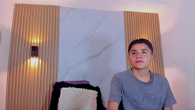 Snapshot of austin_rouse chatting on 13, 5, 2026 austin rouse online show from 13, 5, 2026