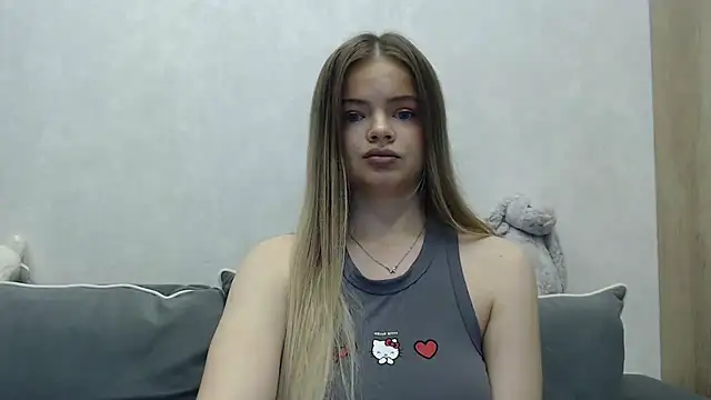 Snapshot of Sarah_keyy chatting on 1, 11, 2025 Sarah keyy online show from 1, 11, 2025