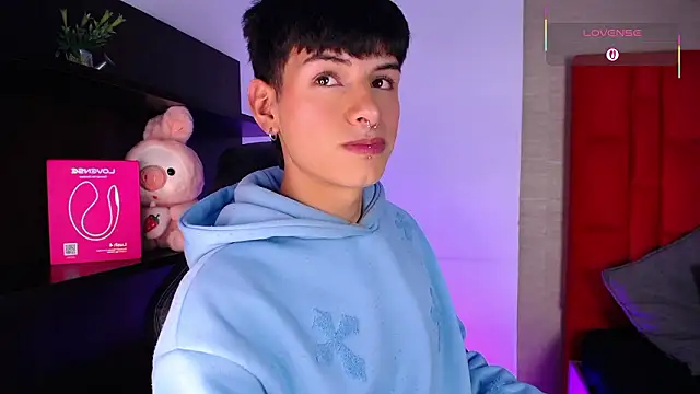 Ezra Storm online show from 5, 2, 2026