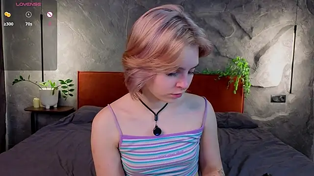 PolIyBowman online show from 18, 11, 2025