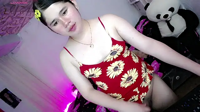 Snapshot of skinnygirl_69 chatting on 26, 6, 2026 skinnygirl 69 online show from 26, 6, 2026