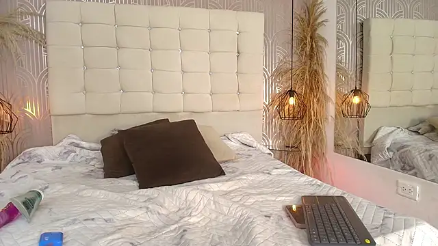 FGLuna online show from 10, 10, 2025