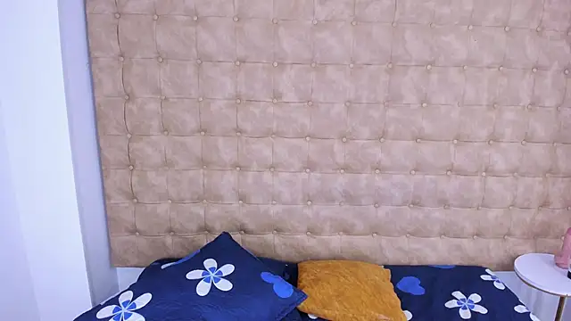 MiiaSmith   online show from 10, 9, 2025