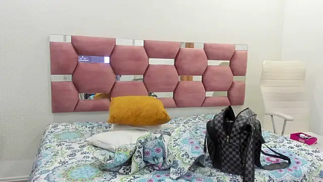 MiiaSmith   online show from 8, 11, 2025