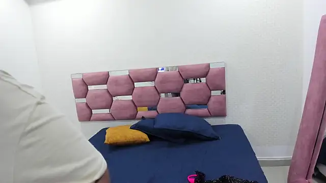 MiiaSmith   online show from 18, 11, 2025