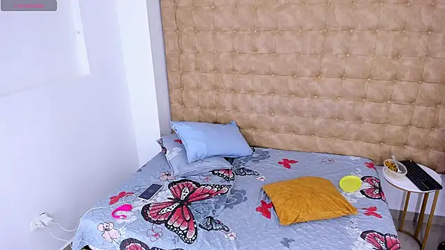 MiiaSmith   online show from 27, 11, 2025