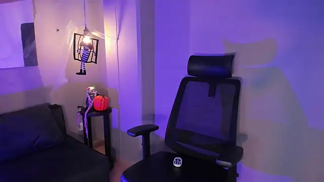 emily mars1 online show from 12, 10, 2025