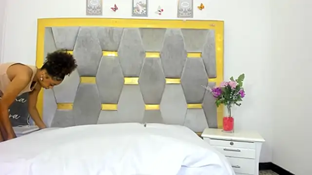 AliyahBrowns online show from 4, 12, 2025