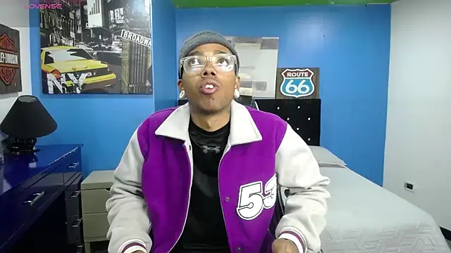 Snapshot of CollemanStone chatting on 29, 10, 2025 CollemanStone online show from 29, 10, 2025