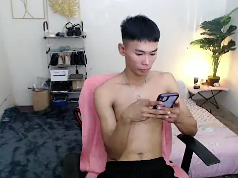 Snapshot of naughty_rence chatting on 6, 10, 2025 naughty rence online show from 6, 10, 2025