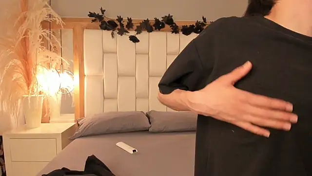 Daphne And Roger online show from 20, 11, 2025