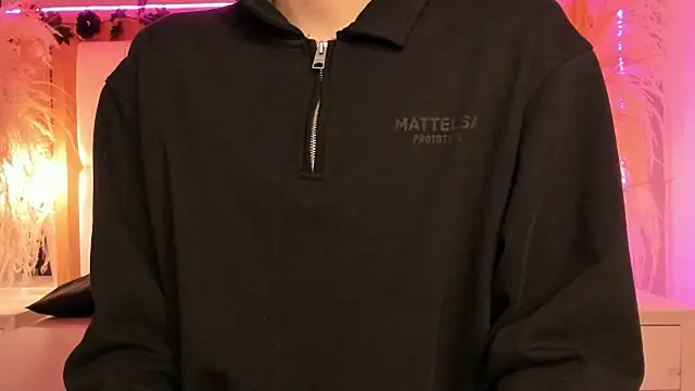 Daphne And Roger online show from 5, 2, 2026