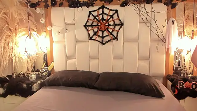 Daphne And Roger online show from 31, 10, 2025