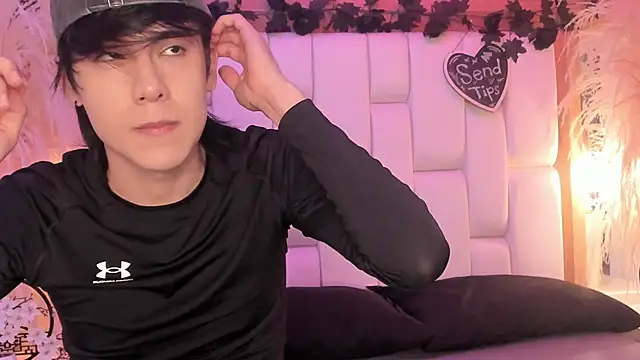 Daphne And Roger online show from 21, 4, 2026